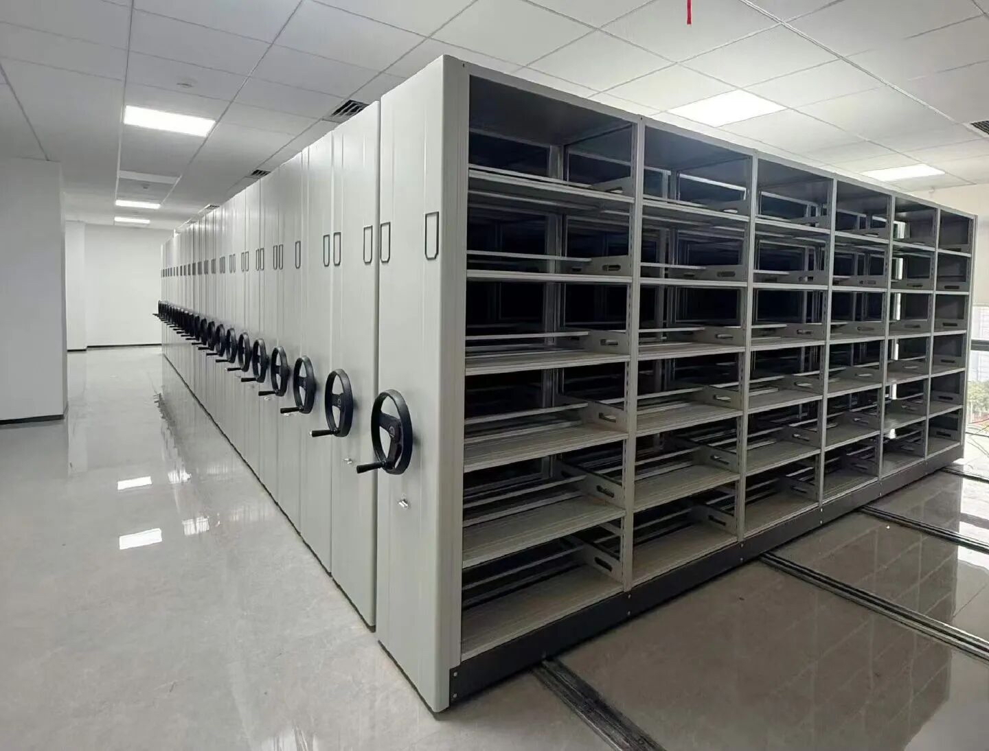 Mobile Shelving System (2) Mobile Shelving System (2)